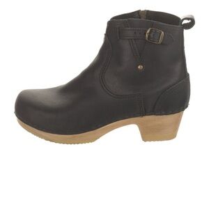No. 6 Black Leather Clogs with Tan Sole